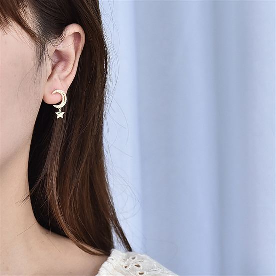 Lune Étoilée – Boucles d’Oreilles Argent 925 & Zircons